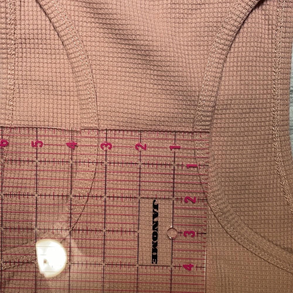 Cropped Tank - Picture 8 of 9